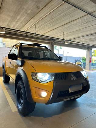 MITSUBISHI L200 SAVANA 3.2 4X4 16V TURBO INTERCOOLER DIESEL 4P MANUAL